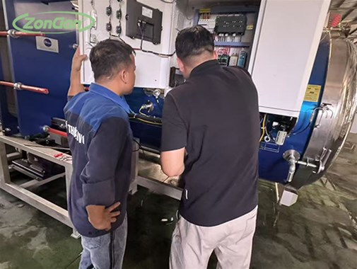 2臺(tái)越南飲料客戶全自動(dòng)噴淋殺菌釜調(diào)試現(xiàn)場(chǎng)