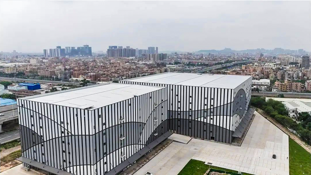 破紀錄！快意26臺電梯高效交付，賦能大灣區(qū)智慧倉儲項目